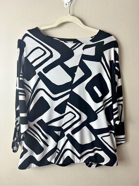 Chico's Black & White  Geometric Blouse Size 2 (Large)